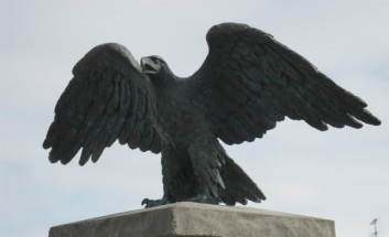 Скульптура из бронзы: Орел (высота 50 см) Сестрорецк