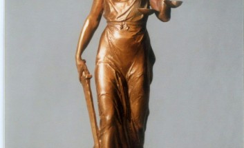 Скульптура из бронзы: Фемида (высота 25 см)
