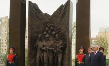 Памятник 25 лет вывода войск из Афганистана